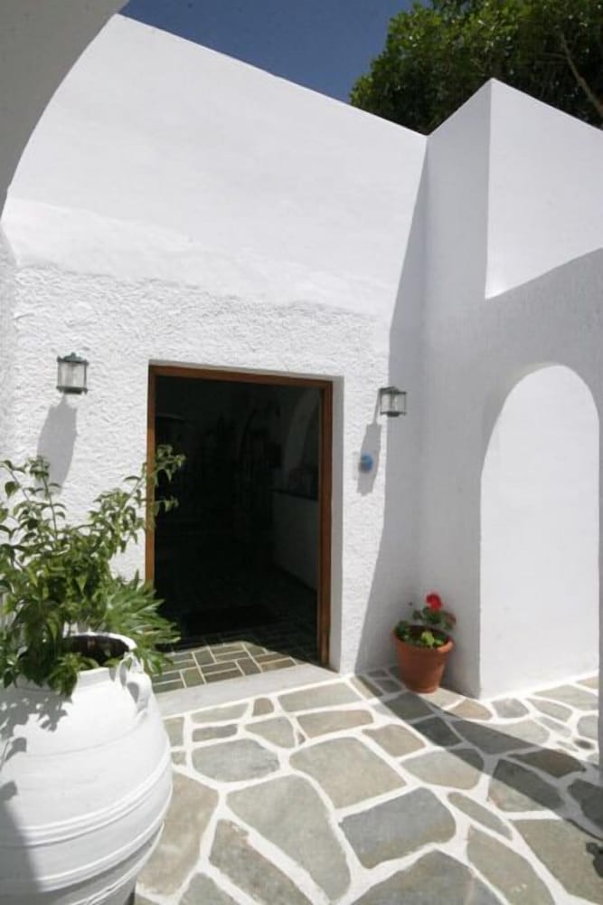 Hotel Atlantis Hotel - Image 1