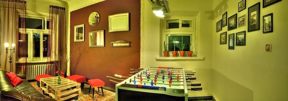 R Hostel