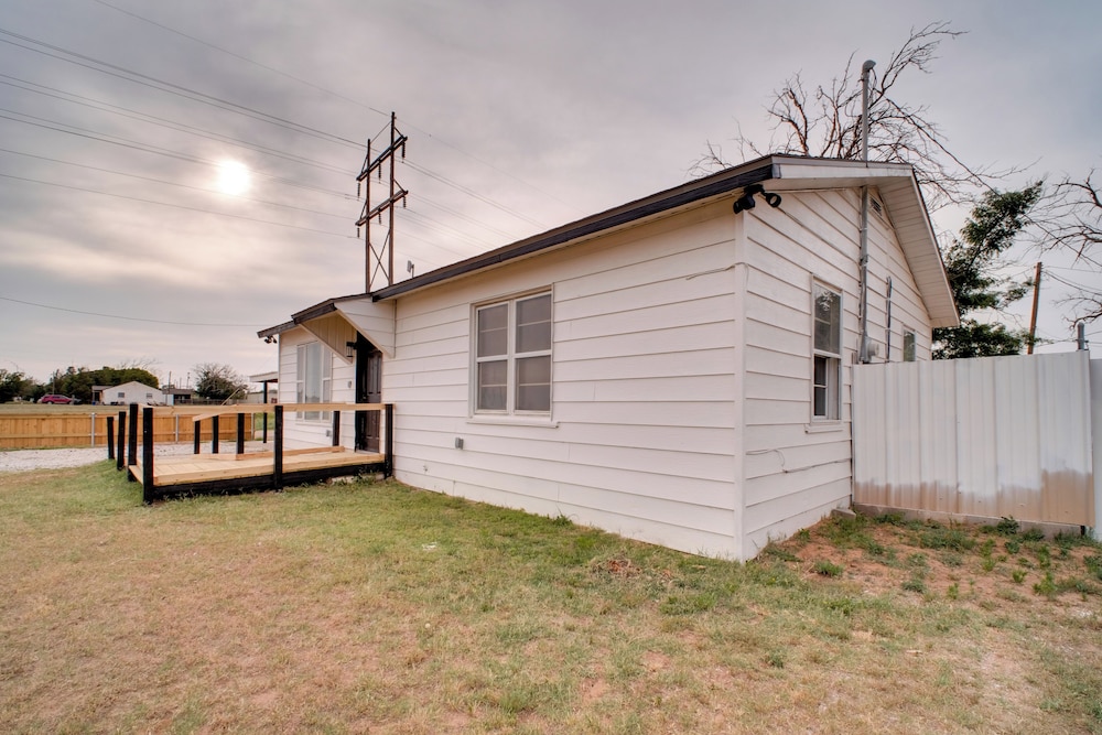 4 Mi to Ttu: Remodeled Retreat w/ Fenced Yard!