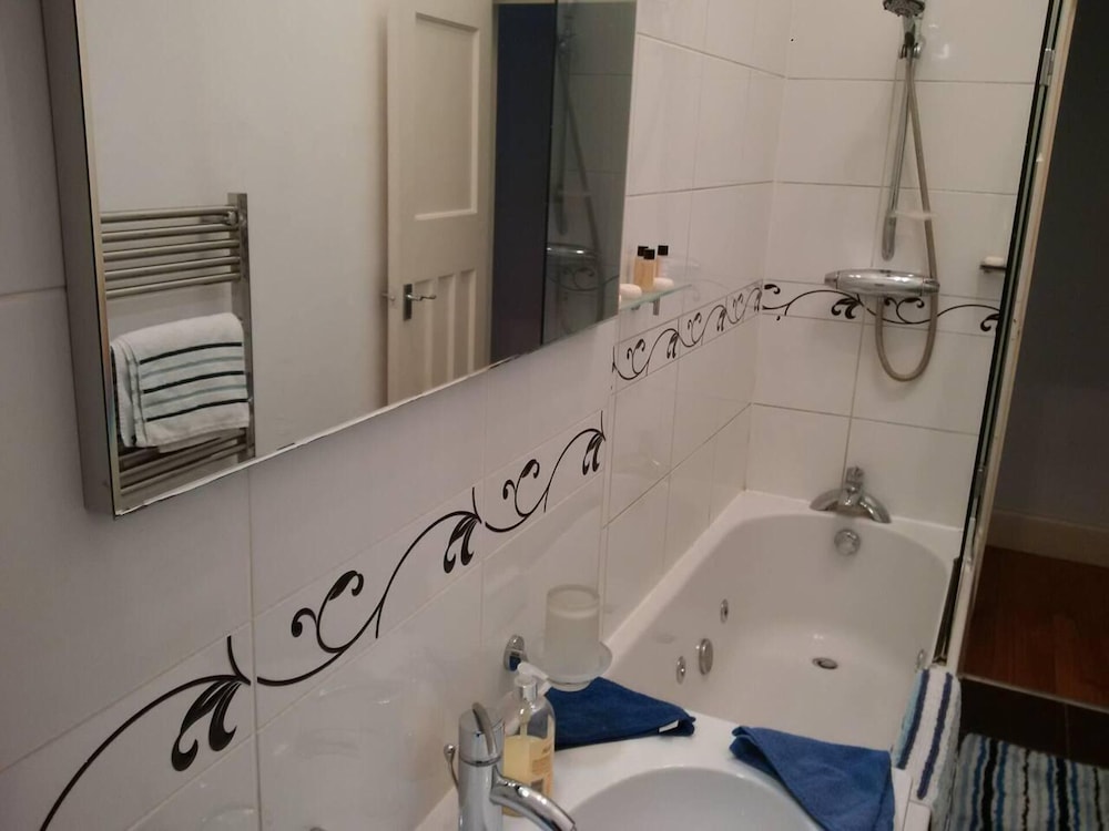 Beautiful 1-bed Apartment in Kensington, London