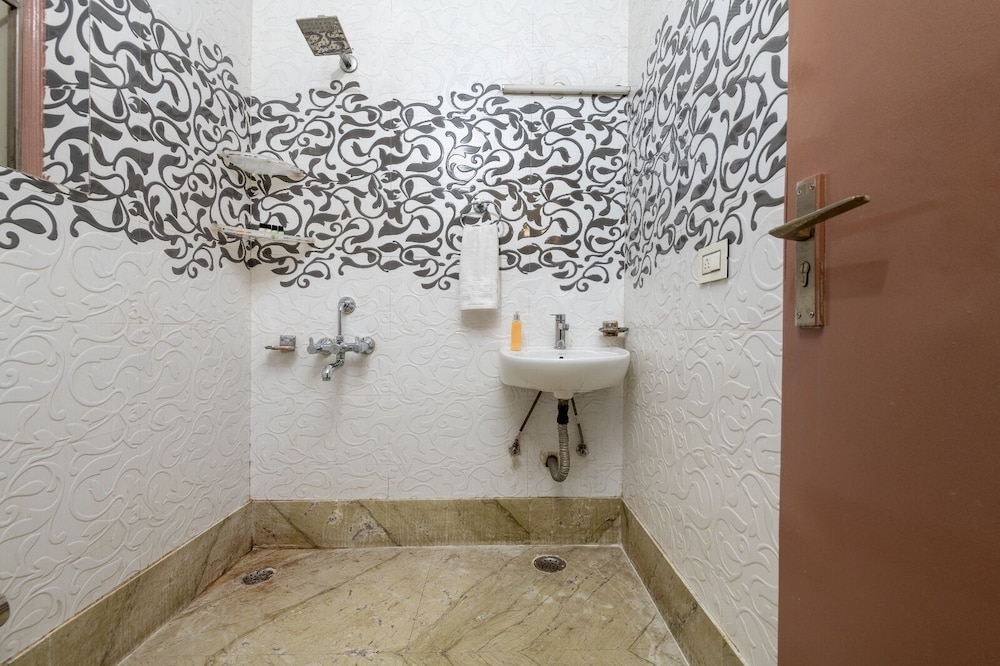 Saavi Hotel Medicity