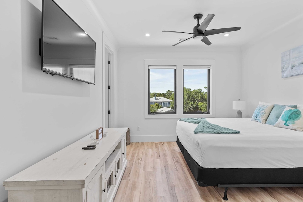 30A Happy by the Sea by Avantstay Pool, Golf Cart, Bikes