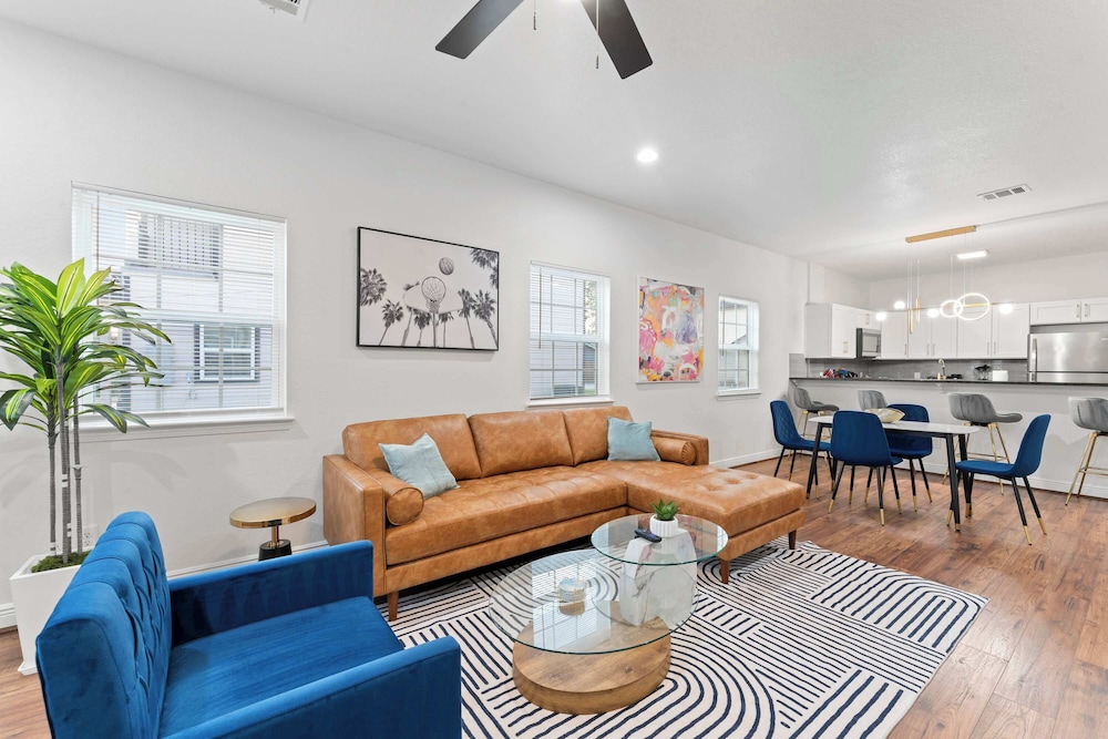 NRG Medcenter 2BD 2 5BA w Fencedyard Washerdryer