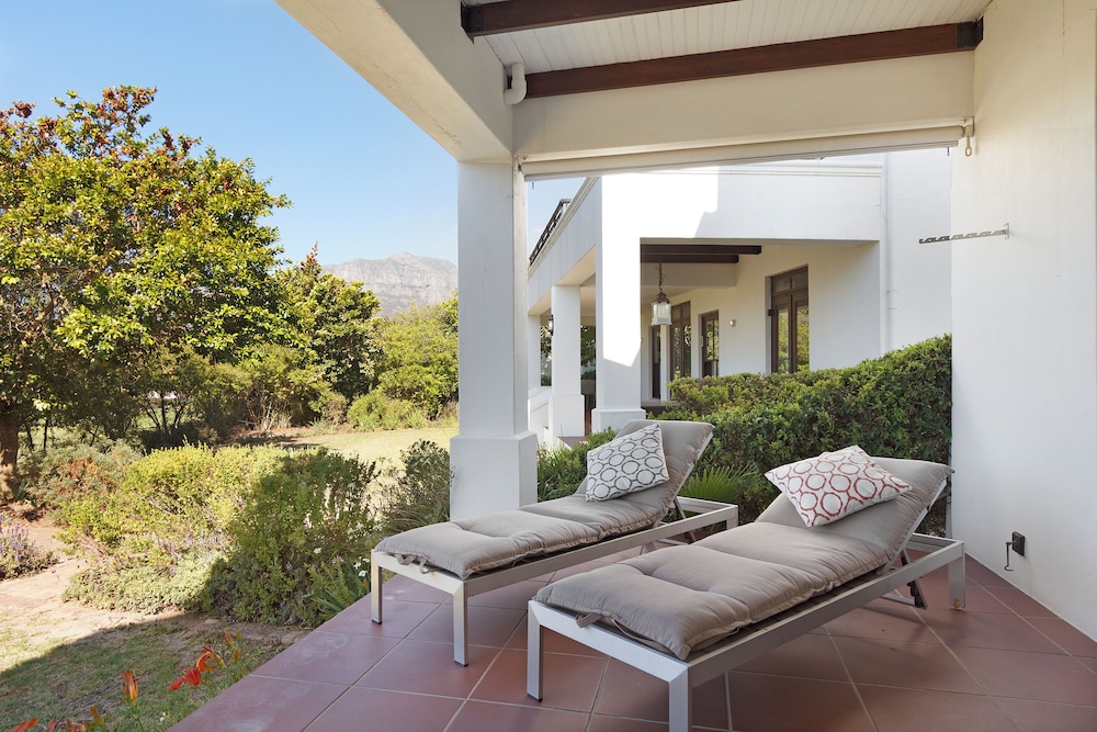 Winelands Golf Lodges at De Zalze