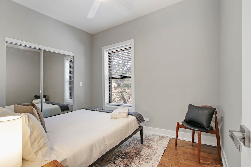 3BR Well-Furnished Apt - Kedzie 3F