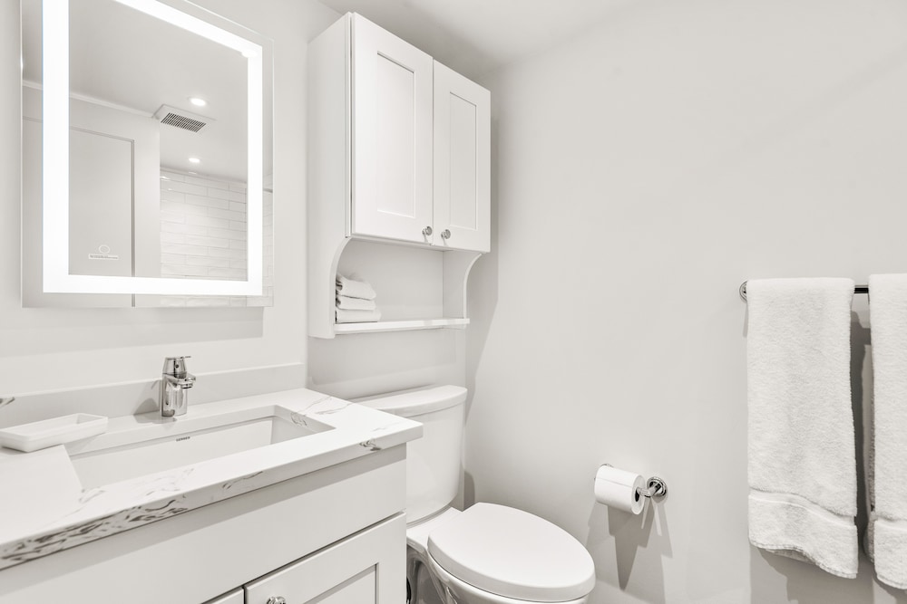 Chateau Eau Claire & Roaring Fork by Frias Properties