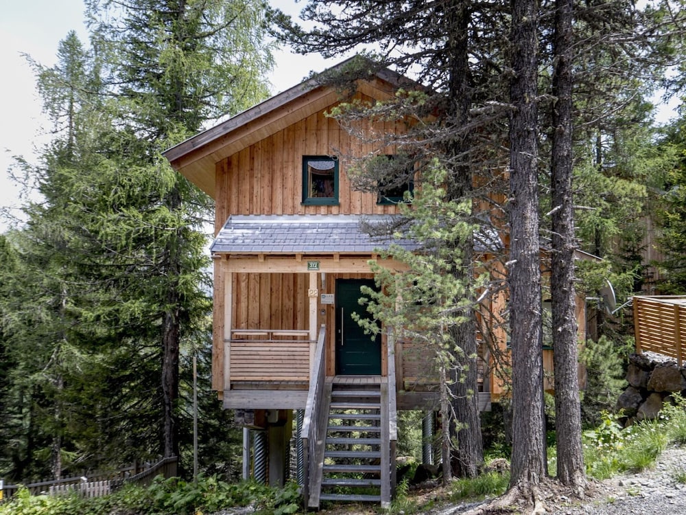 Lavish Chalet With Finnish Sauna