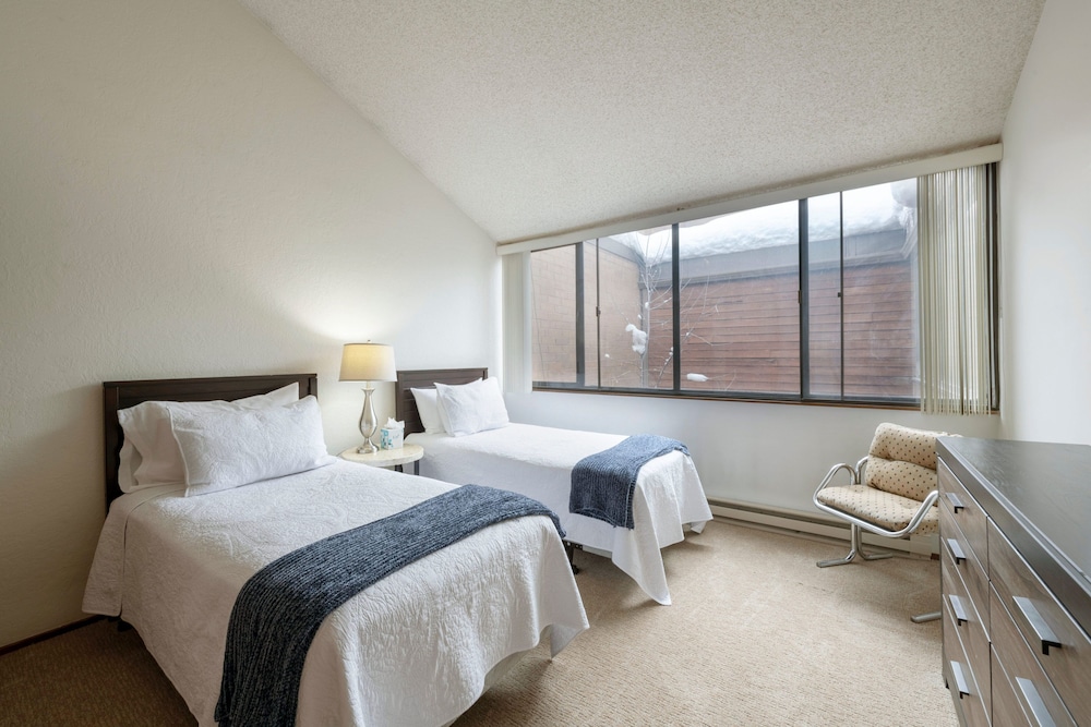 Park Avenue Condos by Park City Vacations view 3