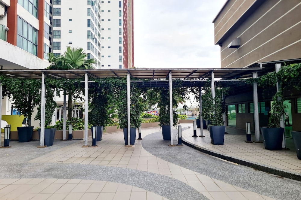 Amerin Residence Mall Apartments