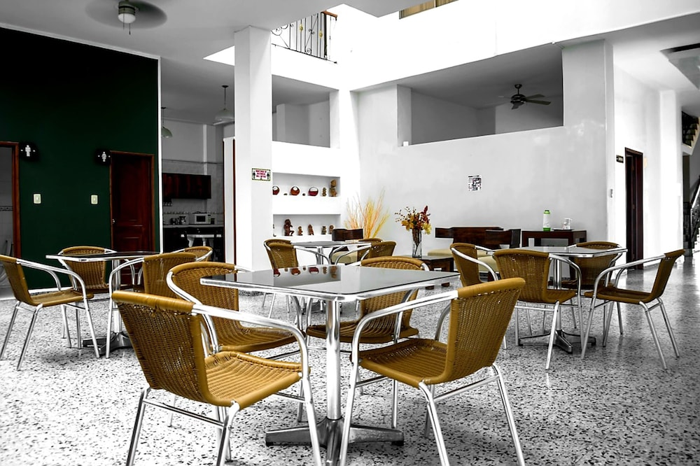 Hotel El Flor Amarillo - Property Image 1