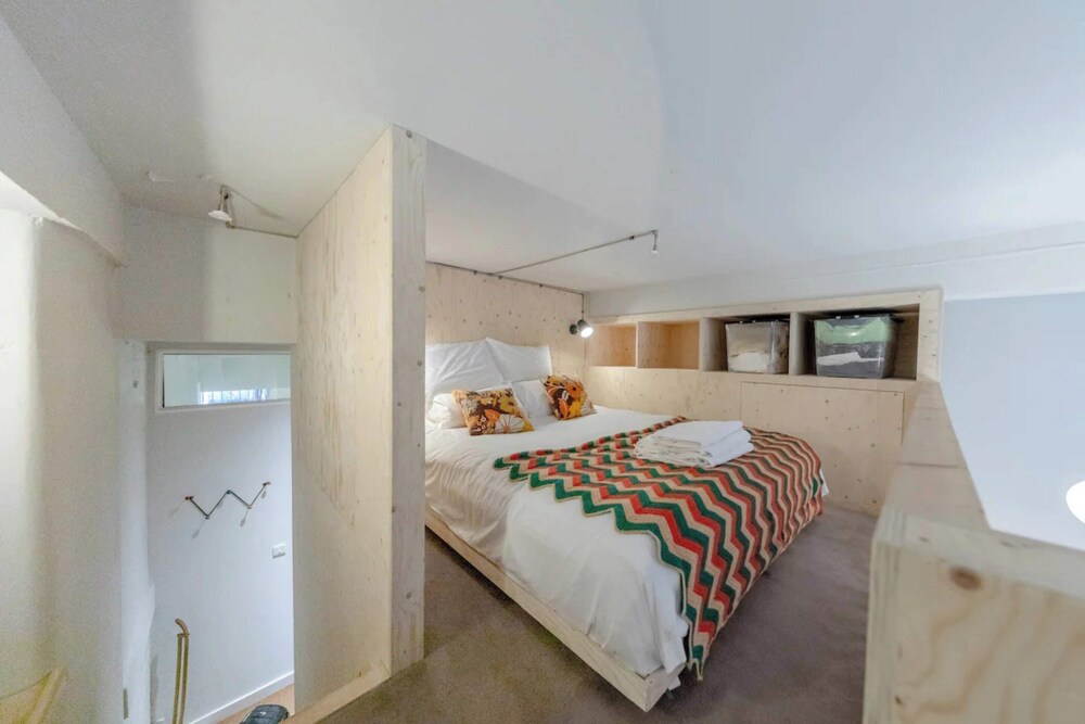 Unique & Bright 1BD Flat - Battersea