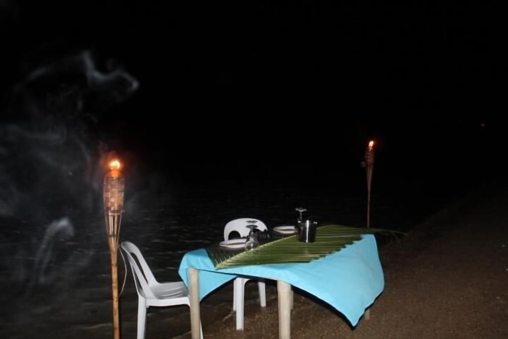 Nichos Island Resort