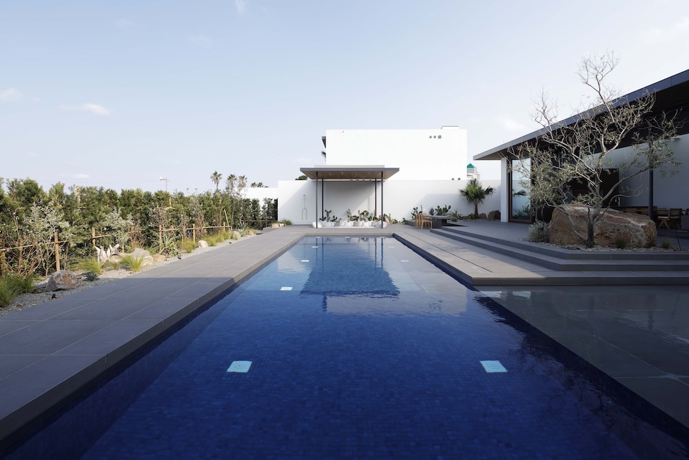NOT A HOTEL AOSHIMA