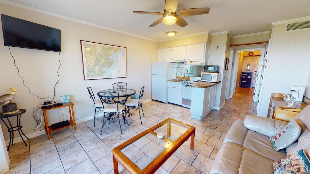Beach Racquet B by Tybee Vacation Rentals