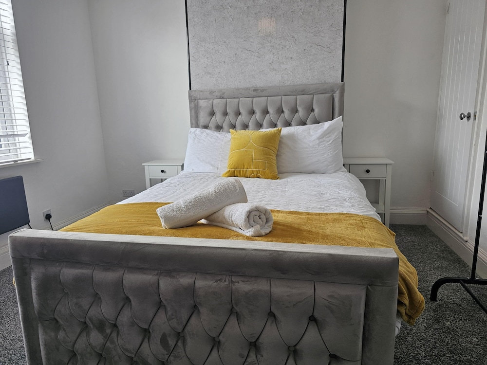 Housesleeps6-garden-freeparking-wifi-cityretreat