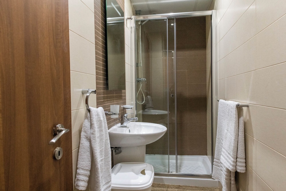 Cosy APT in Sliema- 2 mins walk from sea