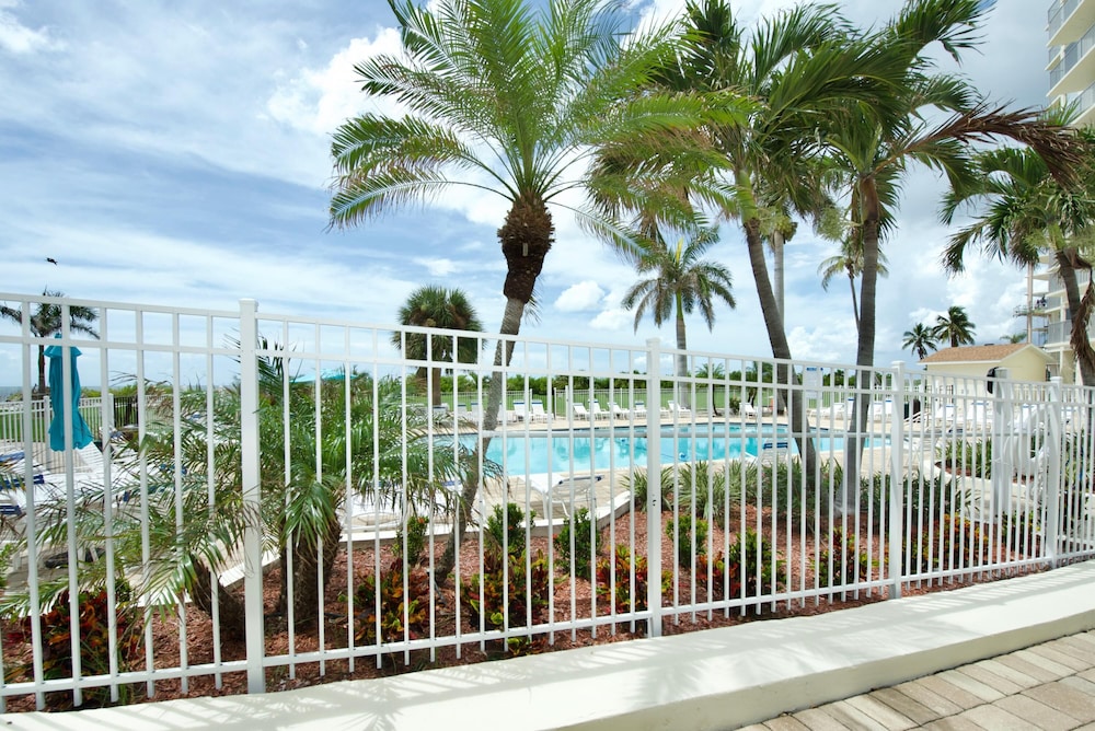 Estero Beach & Tennis 604 C