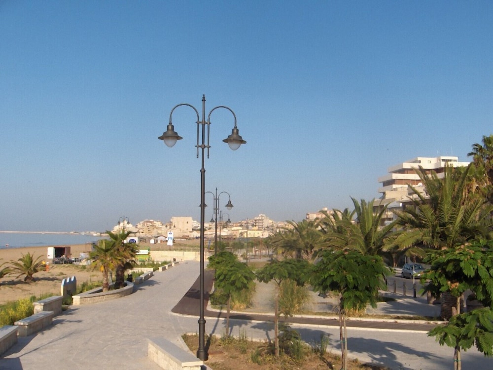 The Wisteria Apartment Near to Main Beach photo 3