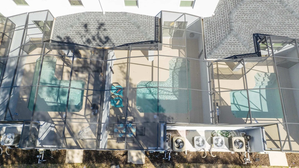 4Bd W/ Private Pool & Free Waterpark @ Storey Lake 2461