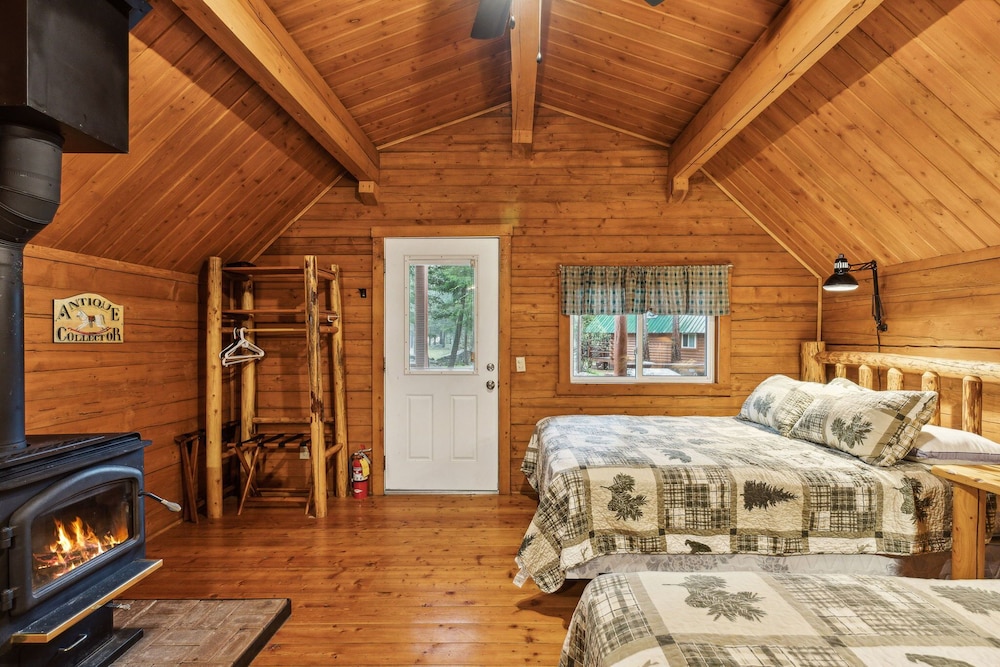 Lost Horse Lodge