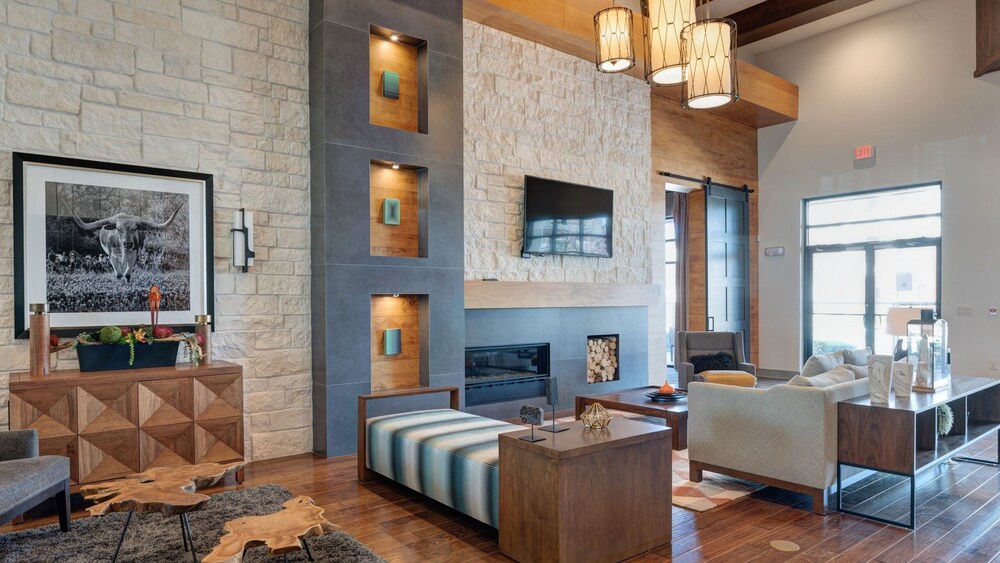 Landing Apartments - Grand Harbor