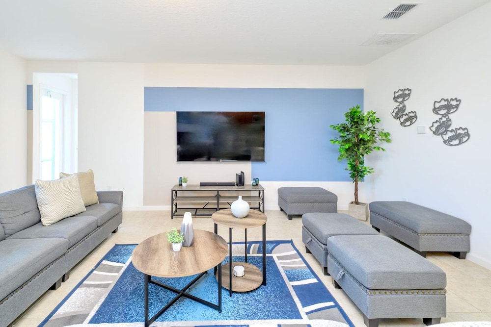 Upstay - 19 Guest Home w Pool Games - Near Disney view 4