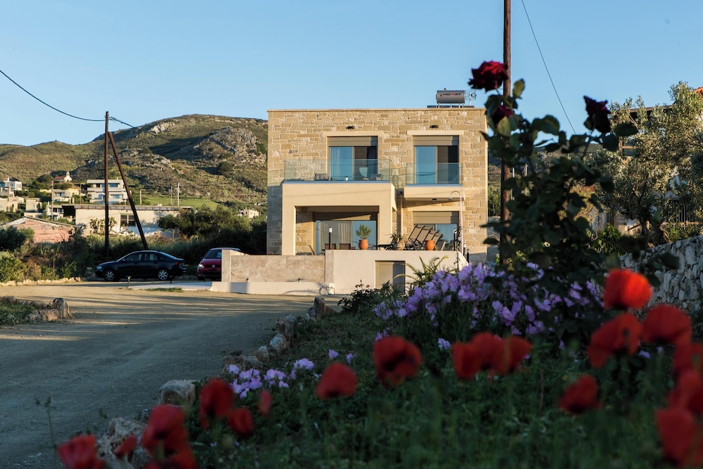 Amfitriti Villa