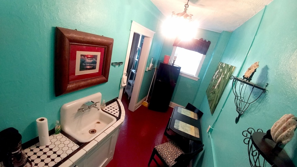 Historic Whiting Hotel Suites - Property Image 7