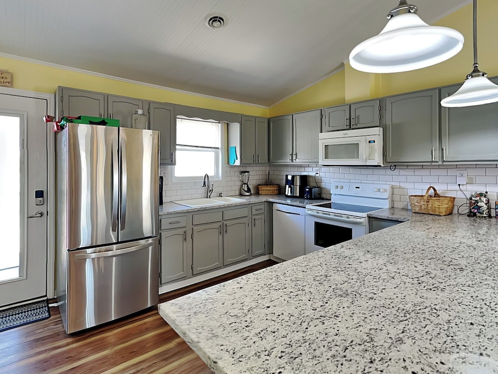 Bella Beach House by Topsail Realty