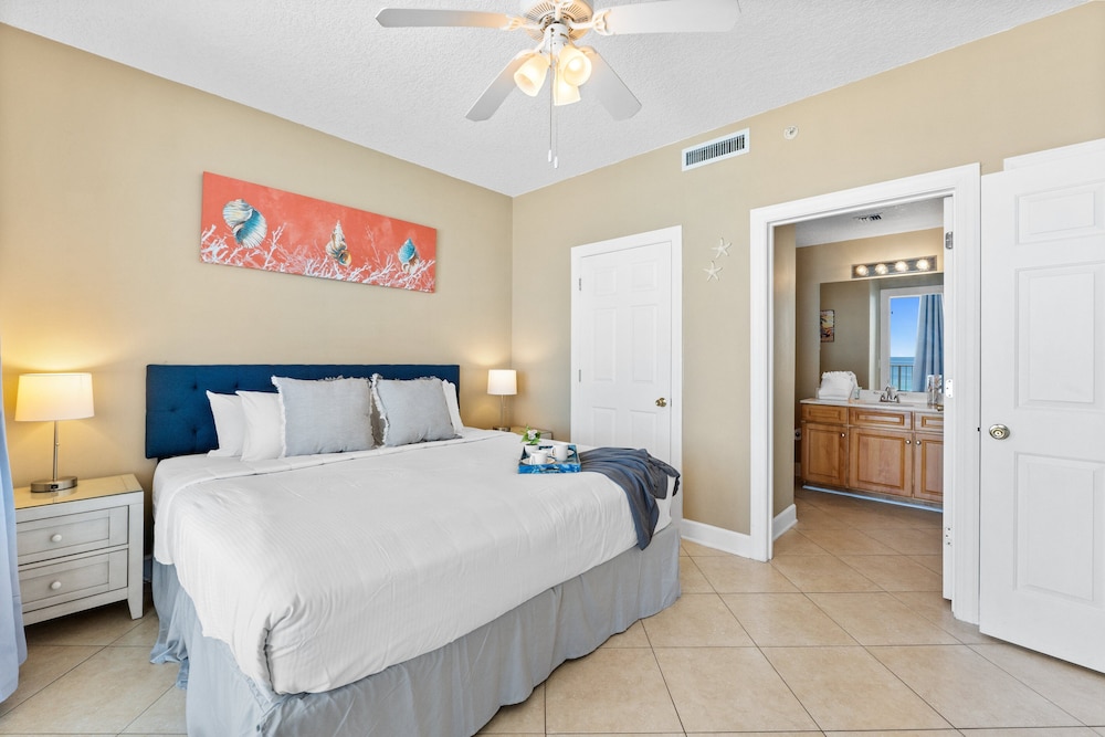 Twin Palms by Book That Condo
