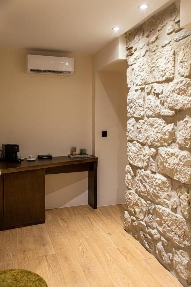 Epitome Suites