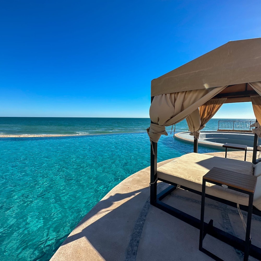 Has it all Beachfront Retreat With Stunning Views