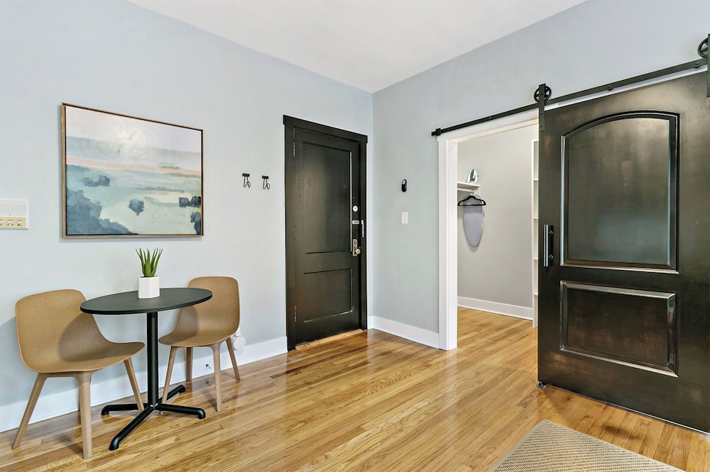 Lovely 1BR Apt - Belmont B3 photo 4