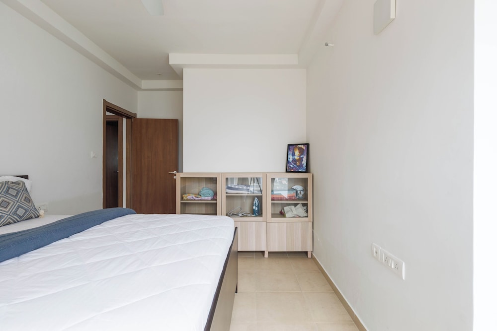 Skyline Haven by Red Olive4bhk30mins Airport