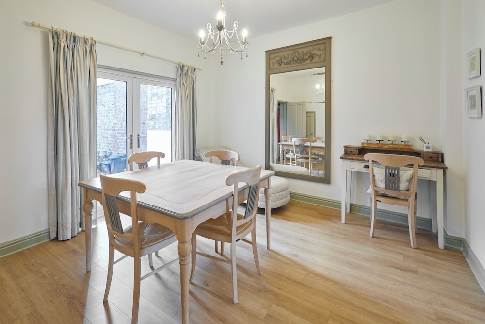 Host Stay St Denys View