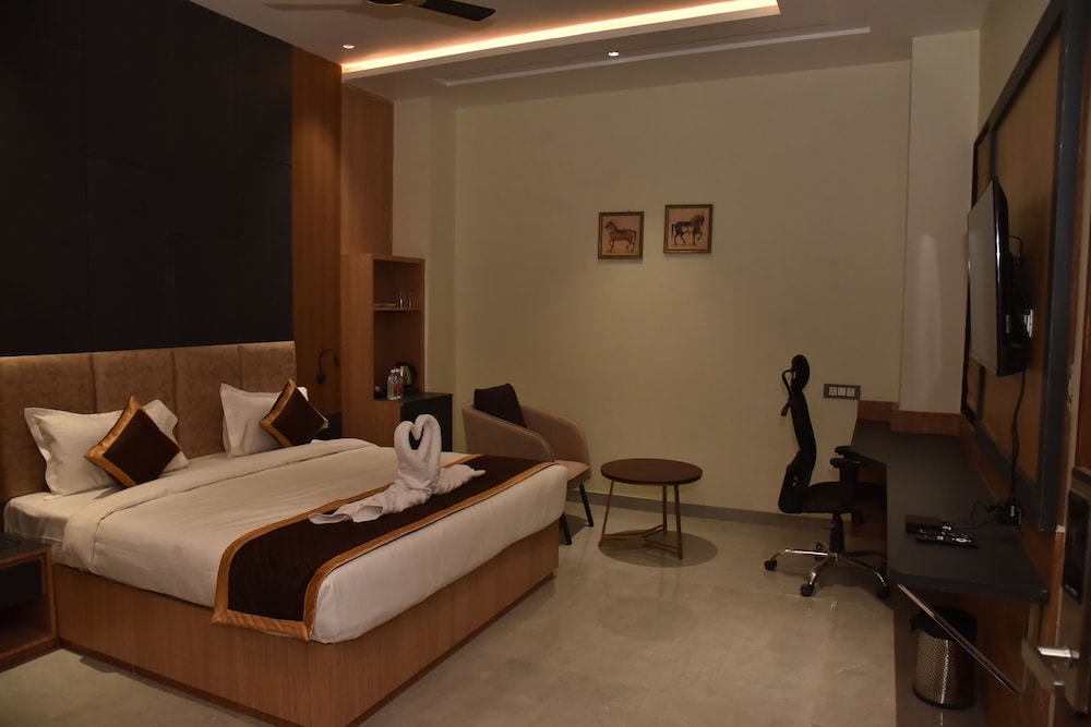 HOTEL JP INN SITAPUR