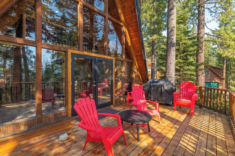 Huckleberry Haus view 5
