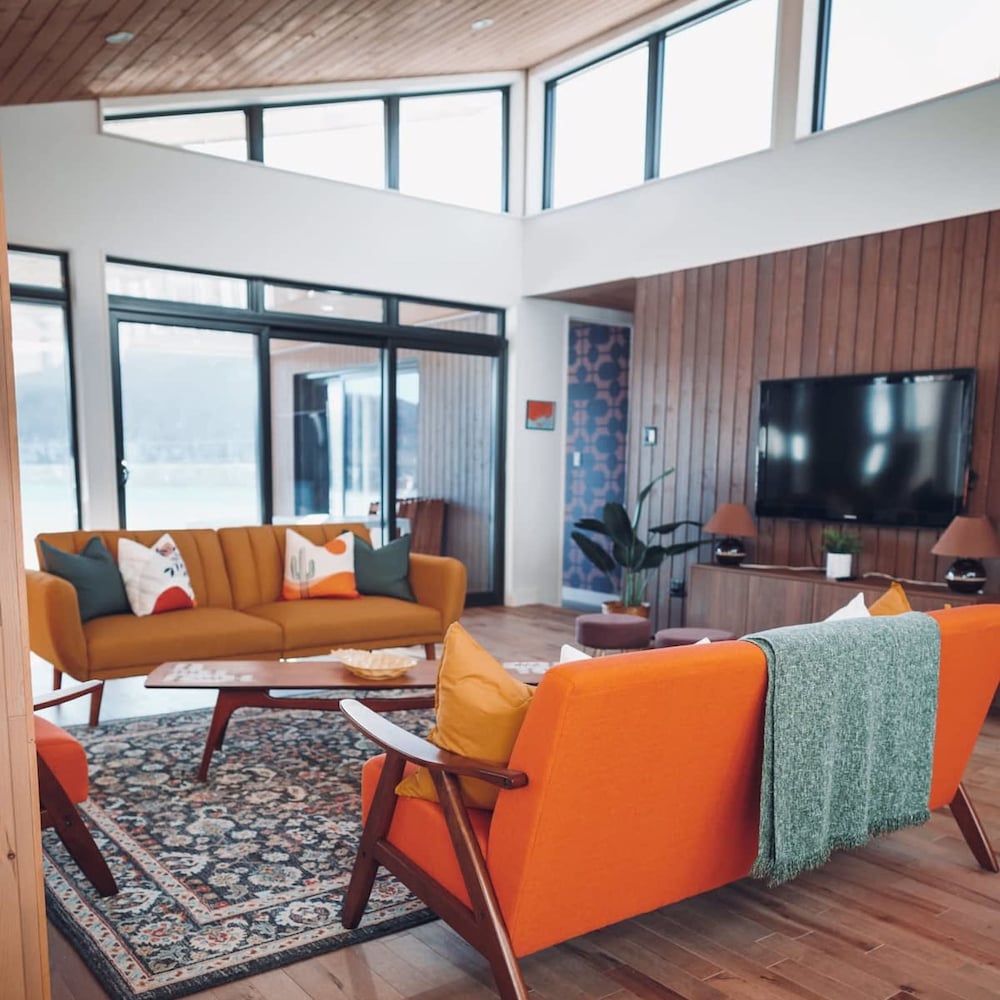 Lakeview Mid Century Luxury Cottage Citq 311414