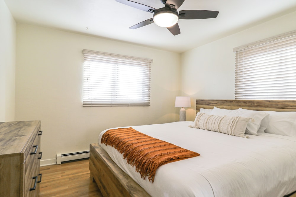 2 Mi to UNM Campus: Home in Quiet Area of ABQ