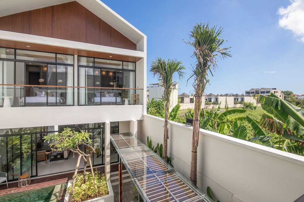 Elegant 3BR Escape Canggu AC 5min Shore
