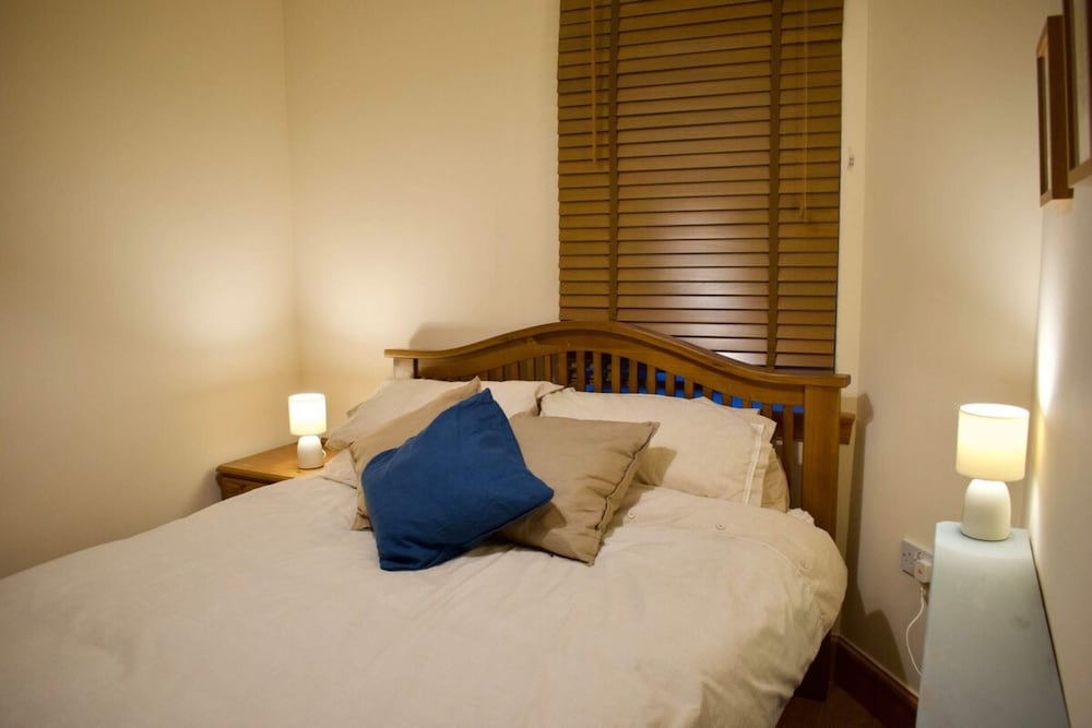 Newly Refurbed Home With Free Parking view 3