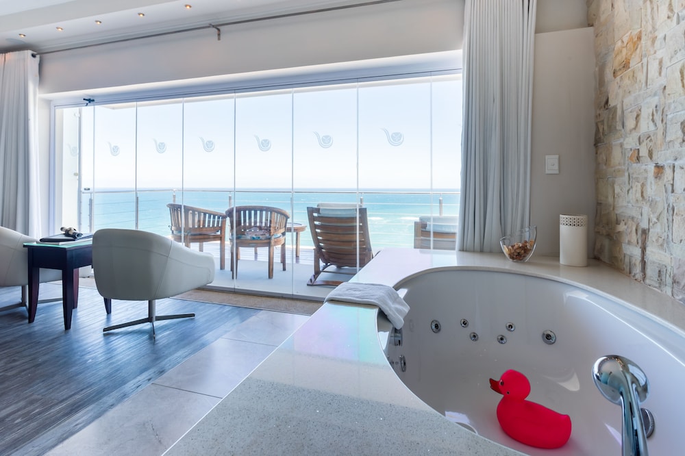 Head over Hills Luxury Retreat