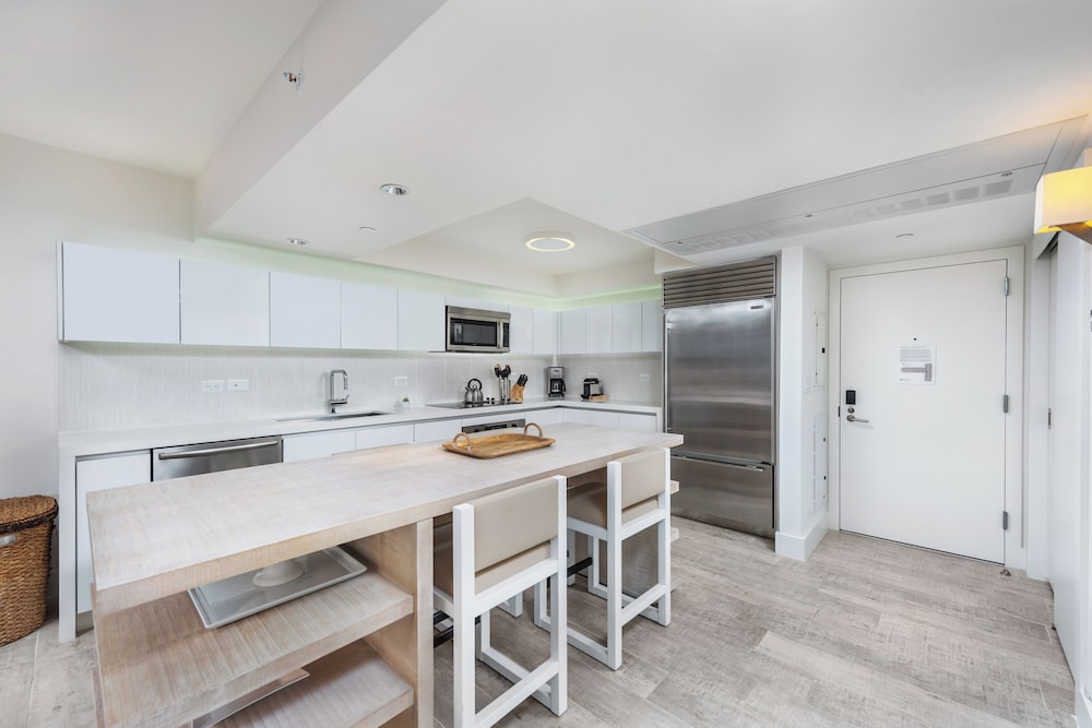 Luxury Vacation Rentals at 1 Hotel & Homes by LRMB