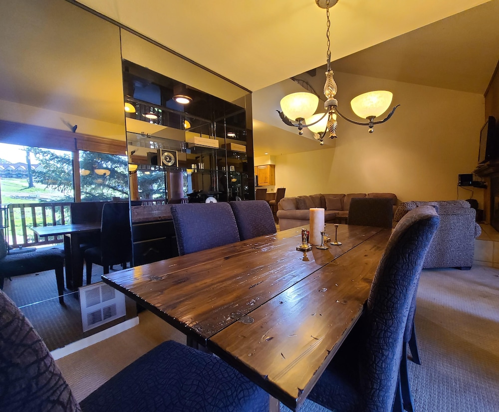 Snow Flower 078 3 Bedroom Condo by RedAwning view 4