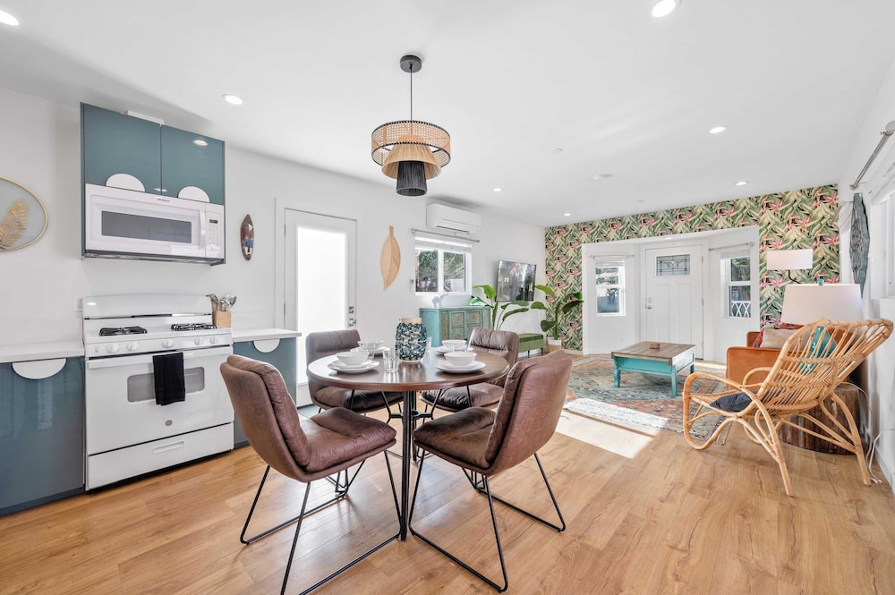 2 Units in Prime Hollywood Location Chic Renovated 1bdrs w/ Patio Avantstay