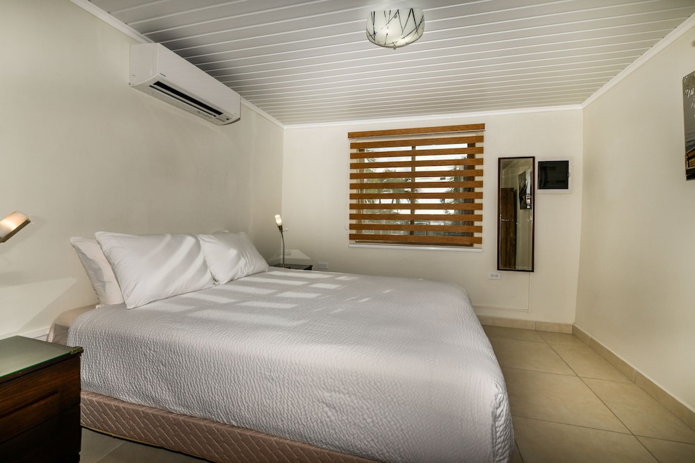 New! Apartment Ocean View With Amazing Sunsets!