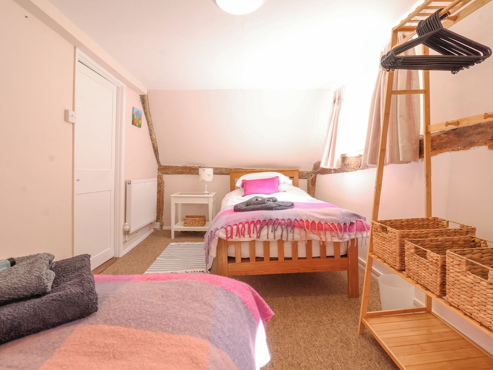 3 The Almshouse
