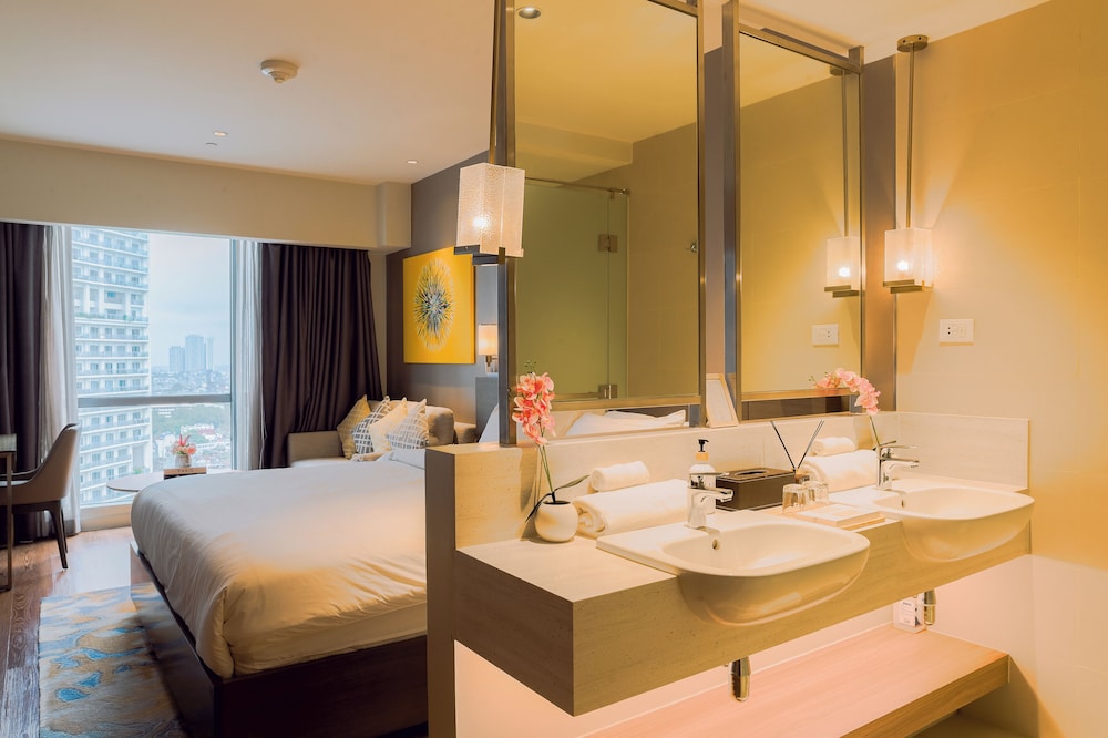 Hotel Residences at Acqua