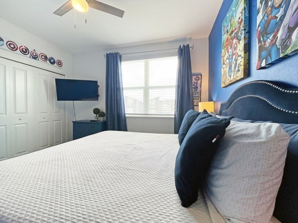 Champions Retreat 5 Bedroom Home by RedAwning