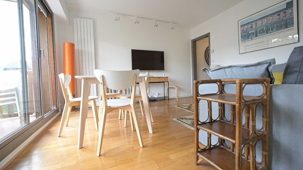 Very Nice Apartment With Balcony - 4p/1br - 600m From the Beach